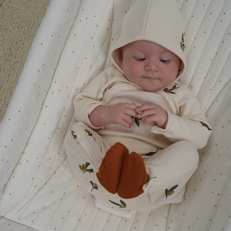 Olive Garden Suit with contrast feet